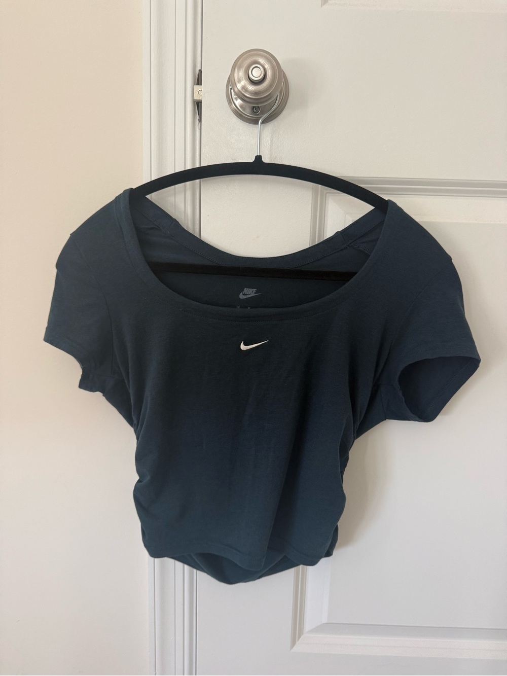 Nike Women's Navy Scoop Neck Scrunch Sides Tee
